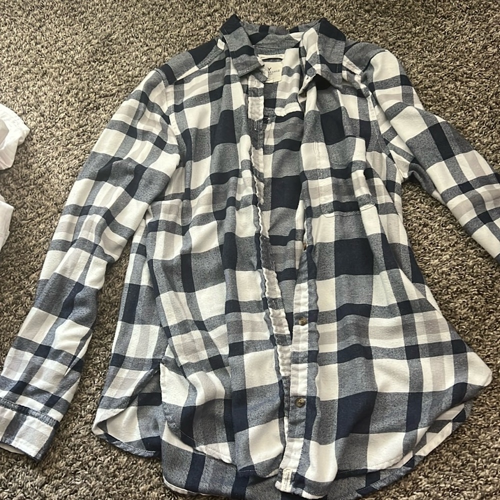 American Eagle Amm-mazingly Soft Boyfriend Fit button up!